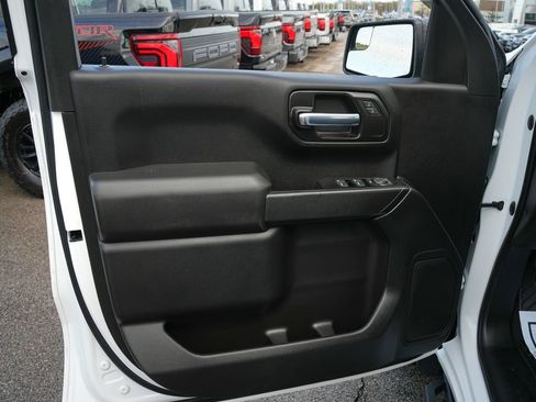 Used 2022 Chevrolet Silverado 1500 Custom image 16