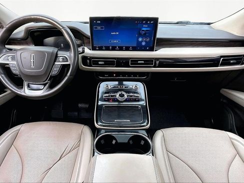 Used 2022 Lincoln Nautilus Reserve image 16