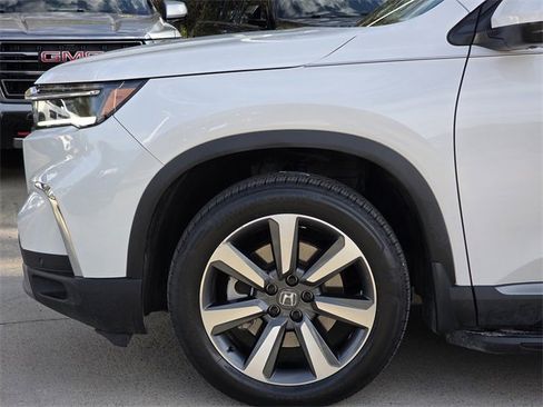 Used 2025 Honda Pilot Elite image 5