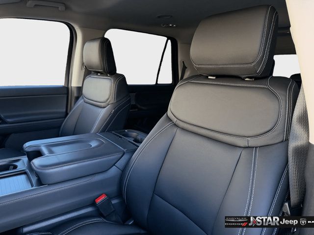 Used 2025 Ford Expedition Active AWD/4WD image 11