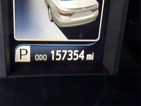 Used 2016 Toyota Camry XLE image 26