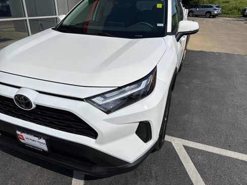 Used 2024 Toyota RAV4 XLE FWD image 27