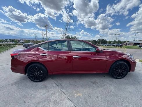 Used 2025 Nissan Altima 2.5 SV w/ SV Special Edition Package AWD/4WD image 10