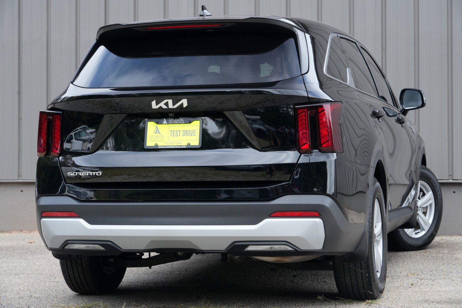 Used 2024 Kia Sorento LX FWD image 4