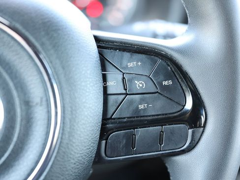 Used 2022 Jeep Renegade Altitude image 36