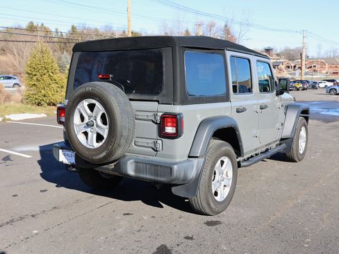 Used 2022 Jeep Wrangler Unlimited Sport image 7