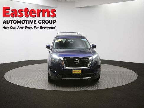 Used 2024 Nissan Pathfinder SL AWD/4WD image 52