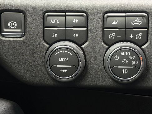 Used 2026 Chevrolet Silverado 1500 High Country w/ Z71 Off-Road Package AWD/4WD image 33