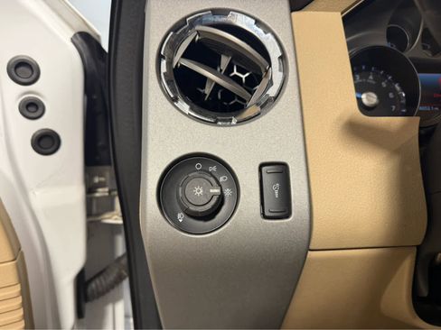 Used 2015 Ford F250 Lariat w/ Chrome Package image 15