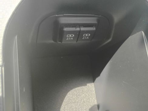 Used 2019 Toyota RAV4 XLE image 40