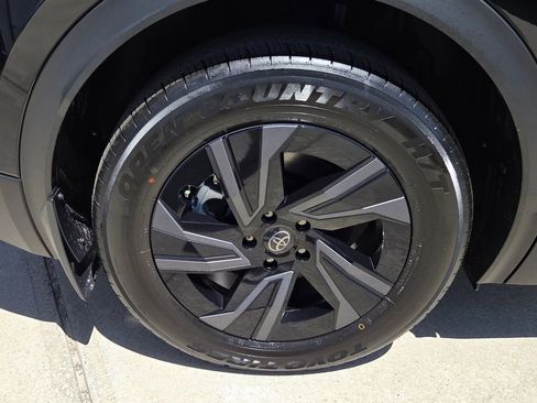 New 2026 Toyota C-HR AWD/4WD image 14