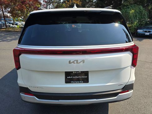 Used 2025 Kia Carnival EX FWD image 5