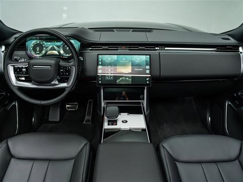 New 2025 Land Rover Range Rover SE image 18