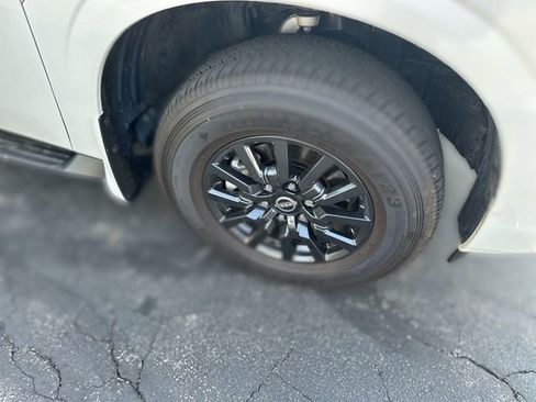 Used 2025 Nissan Armada SV AWD/4WD image 12