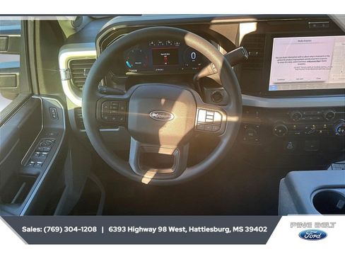New 2026 Ford F250 XLT w/ XLT Premium Package AWD/4WD image 5