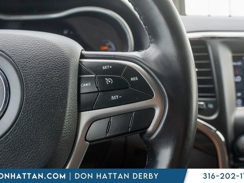 Used 2021 Jeep Grand Cherokee Laredo AWD/4WD image 13