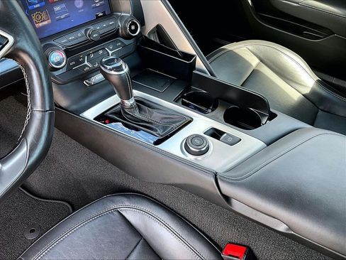 Used 2019 Chevrolet Corvette Stingray Coupe w/ 1LT RWD image 18