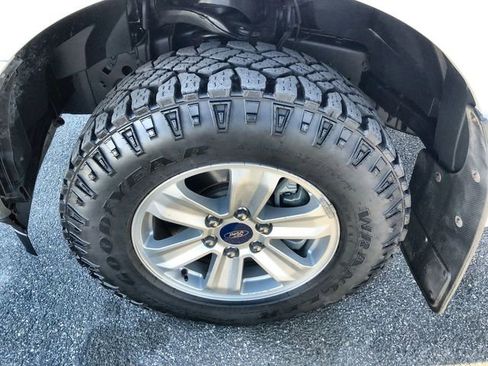 Used 2019 Ford F150 XLT w/ Trailer Tow Package image 10