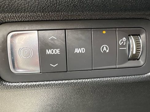 Used 2025 Chevrolet Traverse RS AWD/4WD image 24