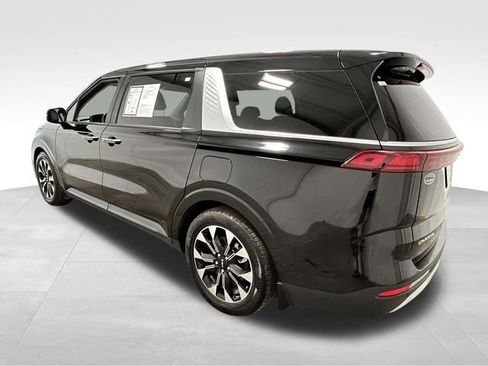Used 2024 Kia Carnival EX FWD image 4