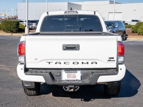 Used 2022 Toyota Tacoma TRD Off-Road image 4