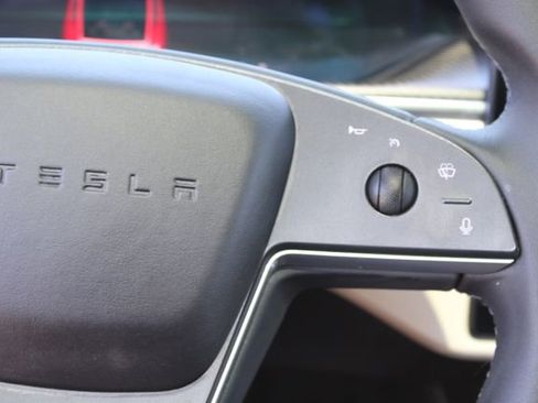 Used 2023 Tesla Model X Plaid image 16