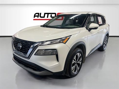 Used 2021 Nissan Rogue SV image 3