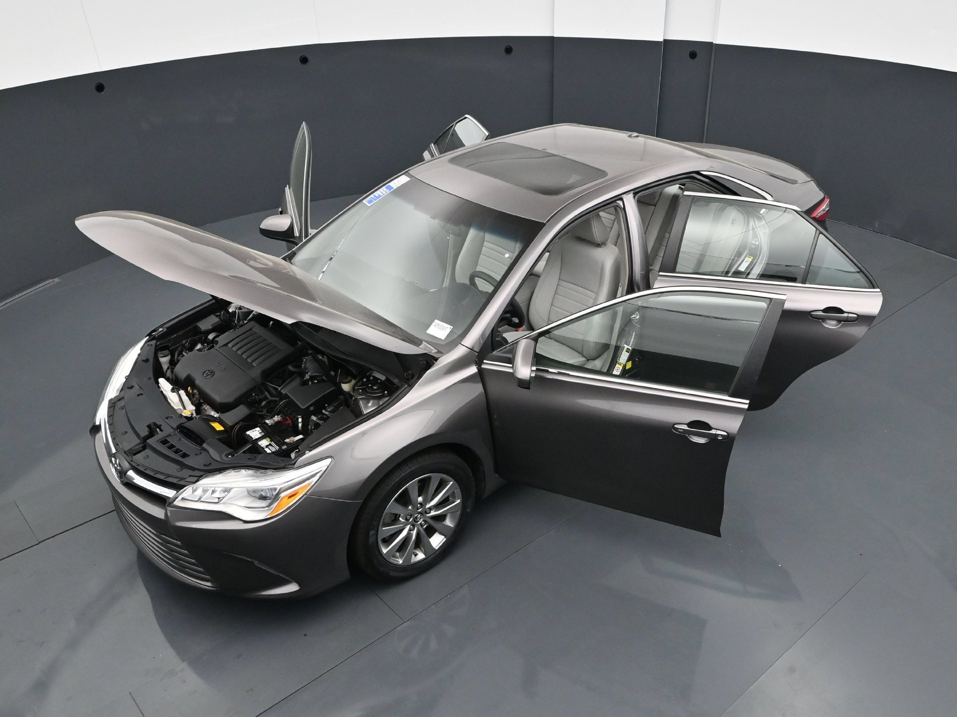 Used 2015 Toyota Camry XLE FWD image 38