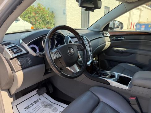 Used 2011 Cadillac SRX Luxury FWD image 11
