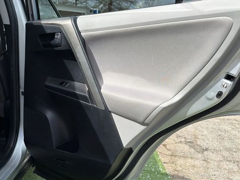 Used 2013 Toyota RAV4 XLE image 19