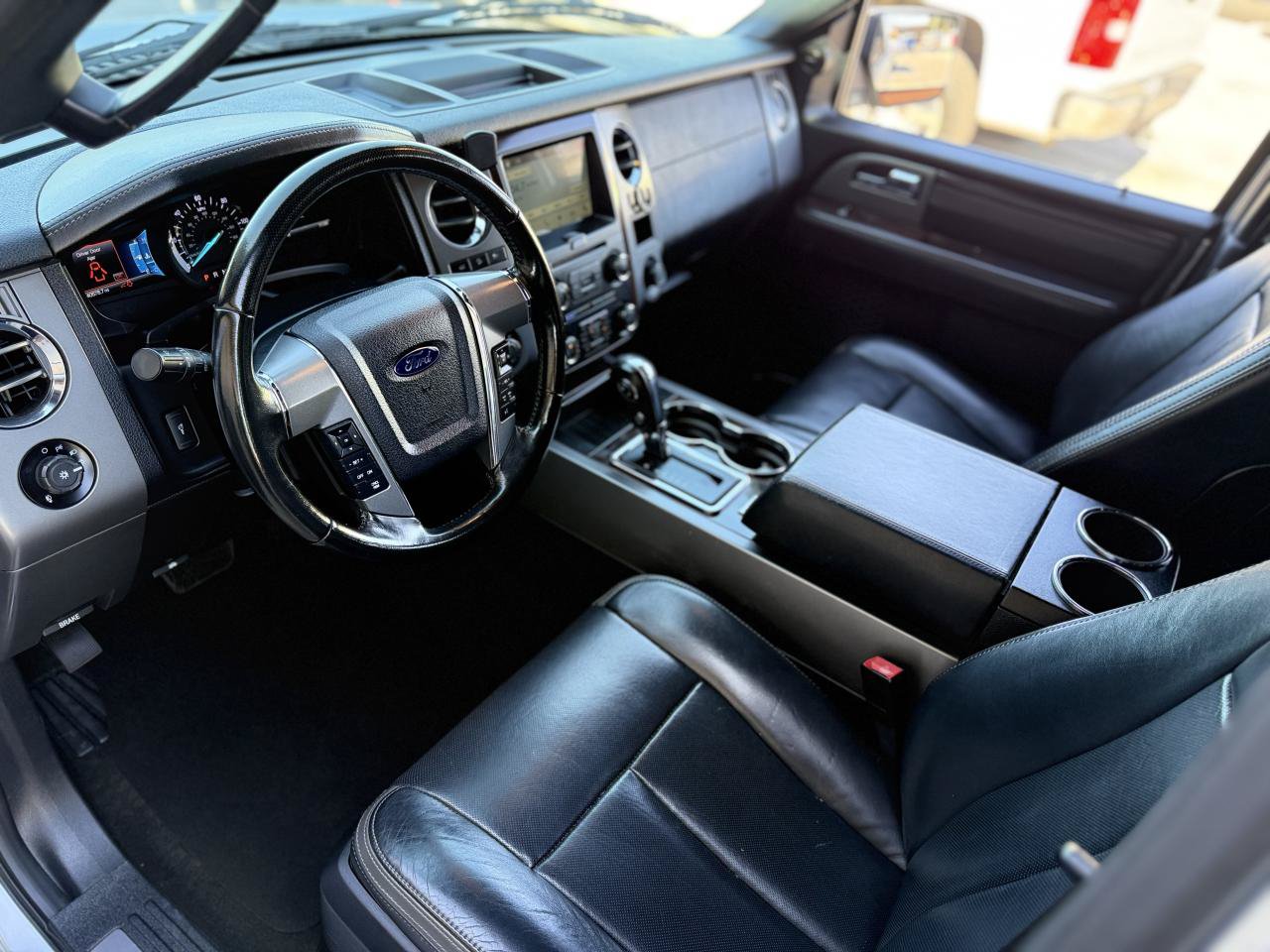 Used 2016 Ford Expedition EL Platinum AWD/4WD image 12