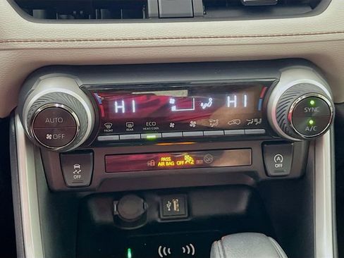 Used 2025 Toyota RAV4 XLE w/ Convenience Package image 16