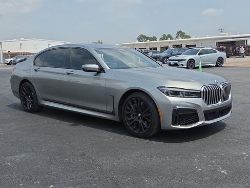 Used 2020 BMW 750i xDrive w/ Executive Package AWD/4WD image 8
