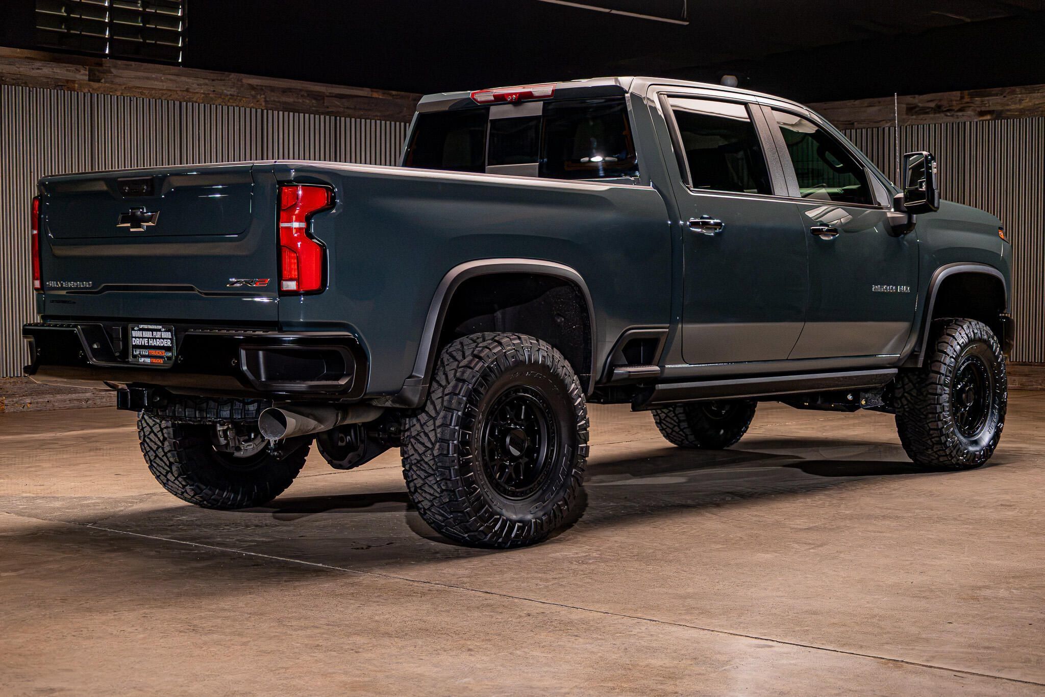 Used 2025 Chevrolet Silverado 2500 ZR2 w/ Technology Package AWD/4WD image 10