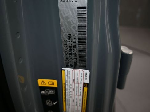 New 2026 Jeep Gladiator Sport image 15