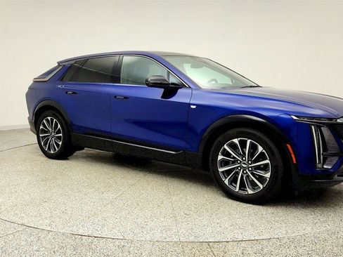 Used 2024 Cadillac Lyriq Sport image 3