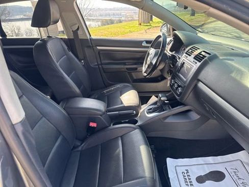 Used 2010 Volkswagen Jetta Limited Edition image 10