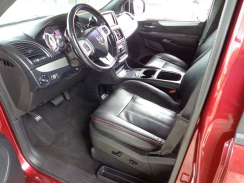 Used 2019 Dodge Grand Caravan GT FWD image 15