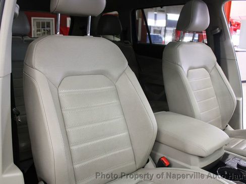 Used 2019 Volkswagen Atlas SEL Premium image 40