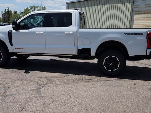New 2025 Ford F250 Lariat w/ Lariat Ultimate Package image 4