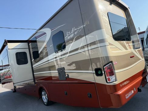 Used 2018 RAM 5500 SLT w/ Quick Order Package 29G SLT image 18