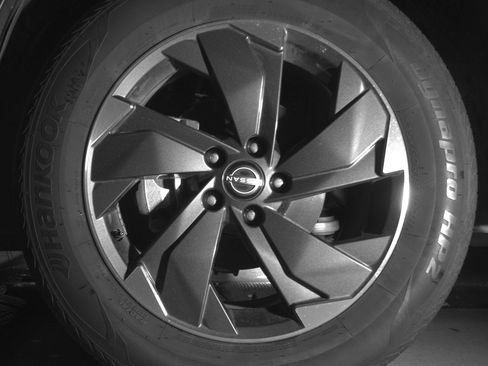 Used 2025 Nissan Rogue SV AWD/4WD image 12
