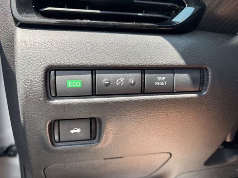 Used 2021 Nissan Sentra SV FWD image 23