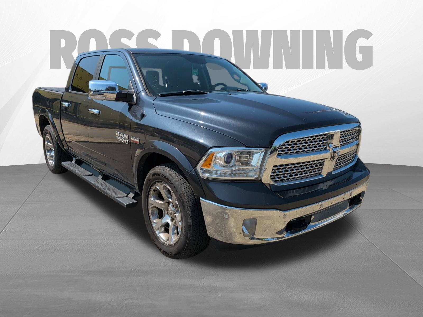 Used 2018 RAM 1500 Laramie w/ Convenience Group AWD/4WD image 4