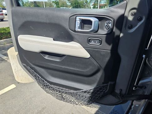 Used 2023 Jeep Gladiator Overland image 20