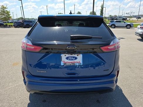 Used 2024 Ford Edge SE w/ Black Appearance Package AWD/4WD image 4