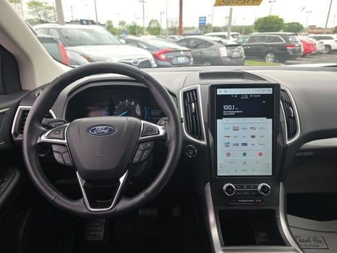 Used 2024 Ford Edge SEL image 10