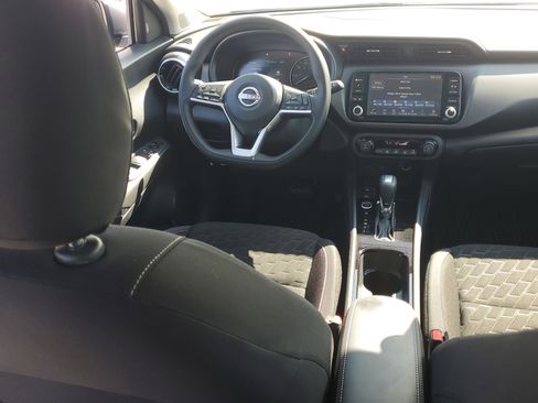 Used 2022 Nissan Kicks SV FWD image 16
