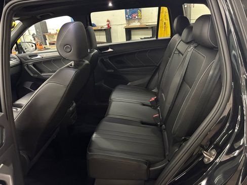 Used 2022 Volkswagen Tiguan SE R-Line AWD/4WD image 14