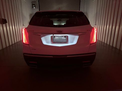 Used 2018 Cadillac XT5 Luxury w/ Driver Awareness Package image 9
